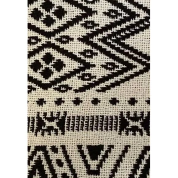 Thirty One Reversible Tote *Rio Weave* - Picture 2 of 5